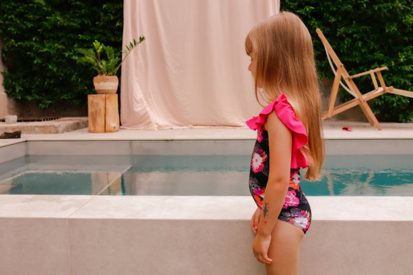 maillot de bain, maillot de bain fleurs, maman, enfant, Odette et lulu, créateurs, shop, concept store, odette et lulu, maillot 2 pièces corbeille push, réglable, maillot 1 pièce iconique, maillot enfant assorti maman